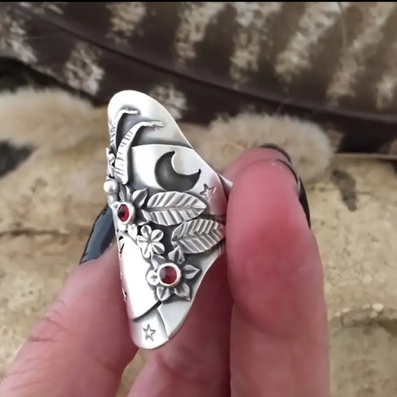 Capricorn ring - Picture 2 of 4